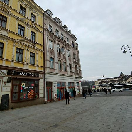 Family Apartment Kv Κάρλοβι Βάρι Εξωτερικό φωτογραφία